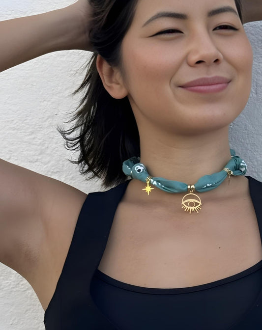 COLLAR BANDANA SKULLS AGUAMARINA